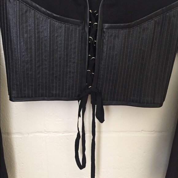 Long sleeve cropped corset top by Nasty Gal - Picture 3 of 8